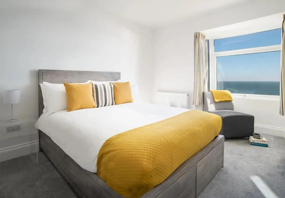 Semesterbostad Abalyne Beach House - Stunning 4 Bedroom Beach House, Sea Views Throughout, Modern And Bright House Filey Storbritannien